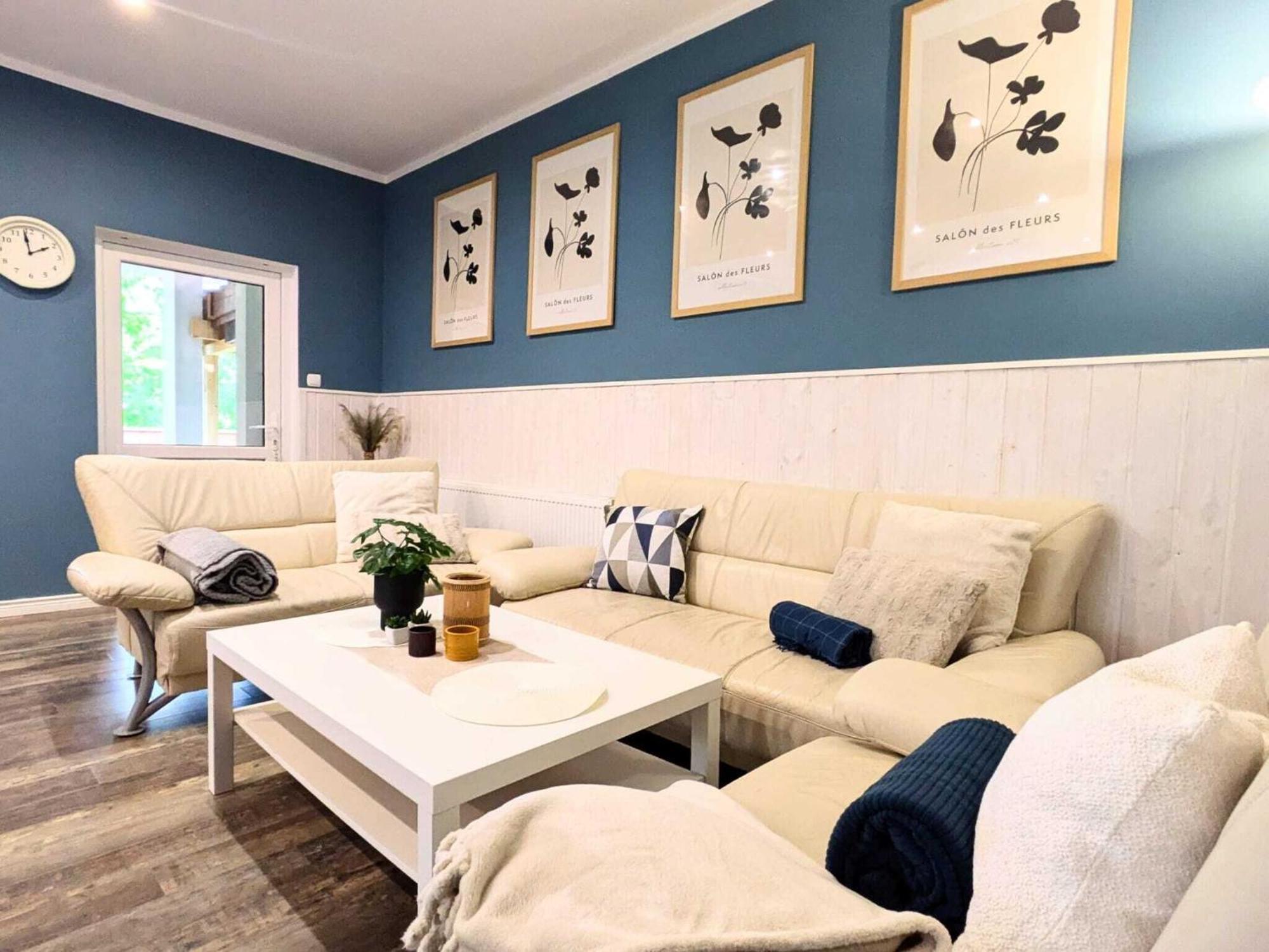 Comfortable For 10 People With A Private Sauna Apartment *