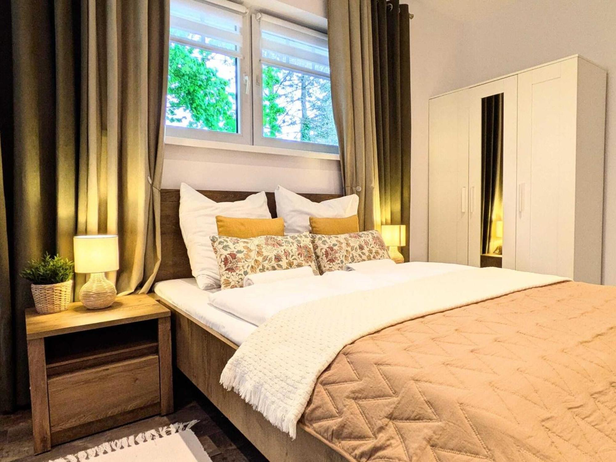 Flat, Apartament